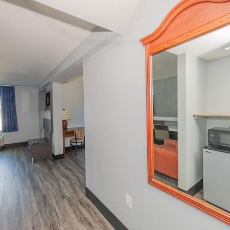 Jamestown Inn & Suites Riverdale Luaran gambar