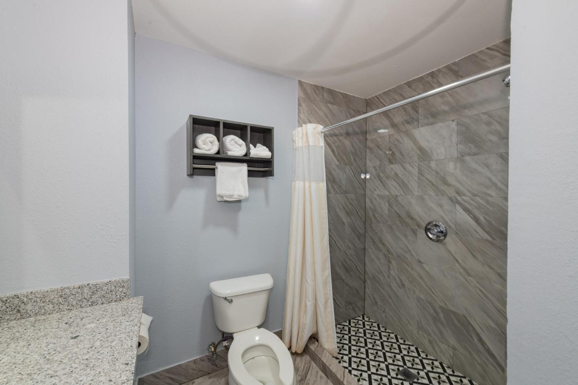 Jamestown Inn & Suites Riverdale Luaran gambar