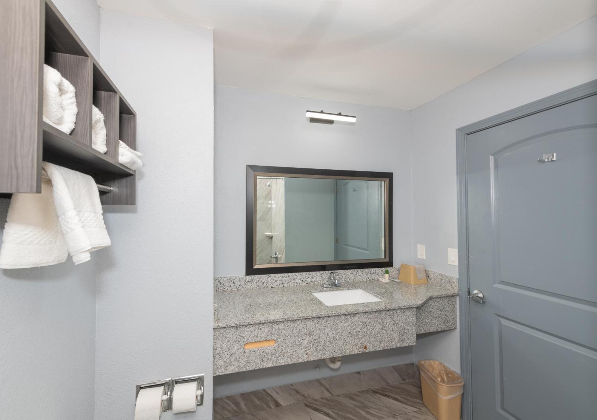 Jamestown Inn & Suites Riverdale Luaran gambar